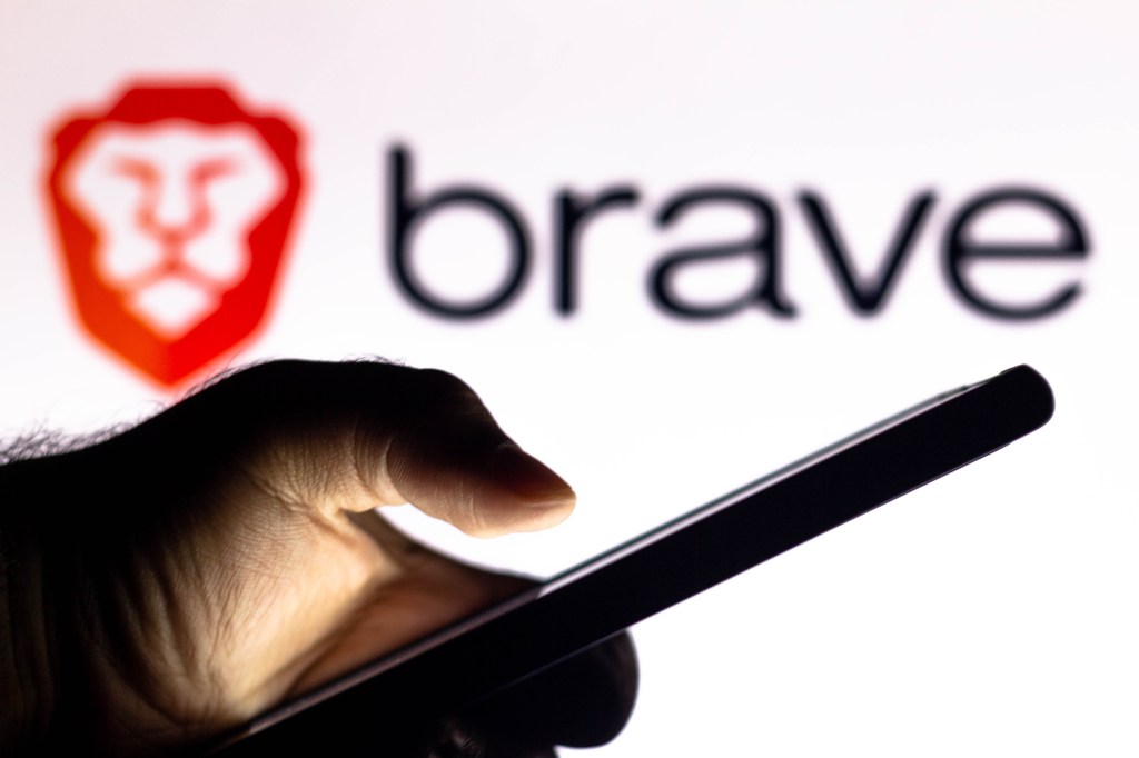 Brave sta lanciando il suo assistente AI su iPhone e iPad